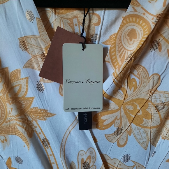 ❤️HARVE BENARD, size L ,woman blouse NWT, White and floral - Picture 6 of 8